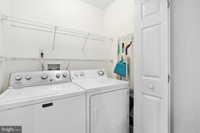 Building Photo - 6117 Riverview Dr