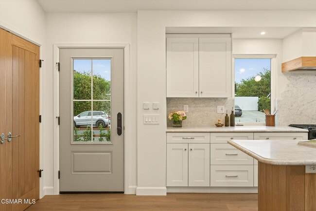 Building Photo - 734 Calle Margarita