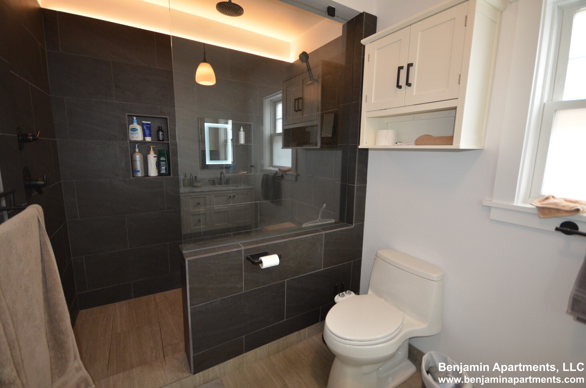 Building Photo - 15 Elmira St