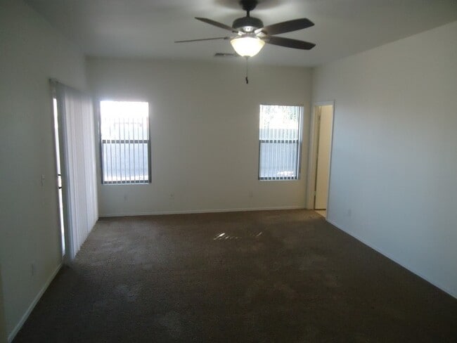 Building Photo - Nice 3/2 rental immediately available in Rancho Gabriela Subdivision