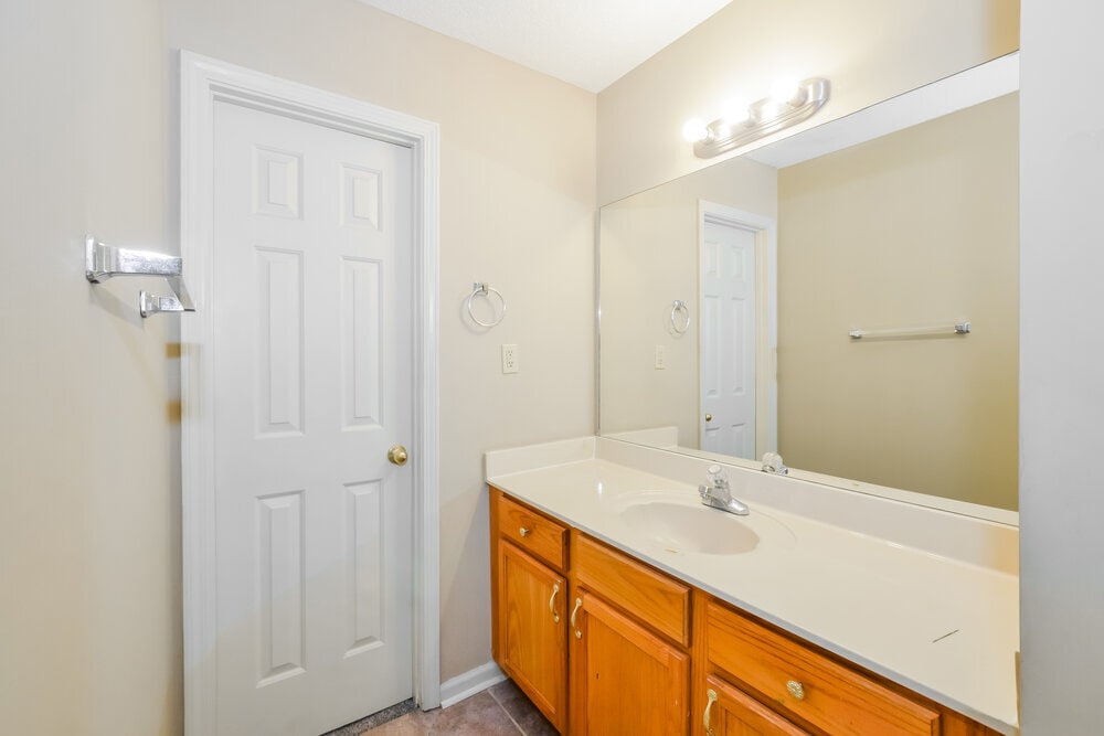 Building Photo - 6929 Country Walk Dr