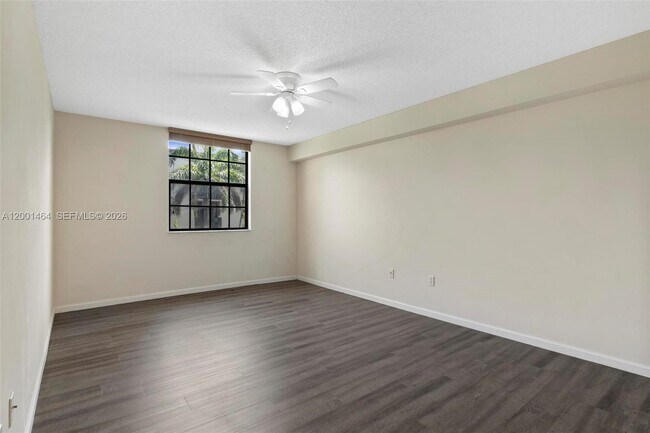 Building Photo - 1919 Van Buren St