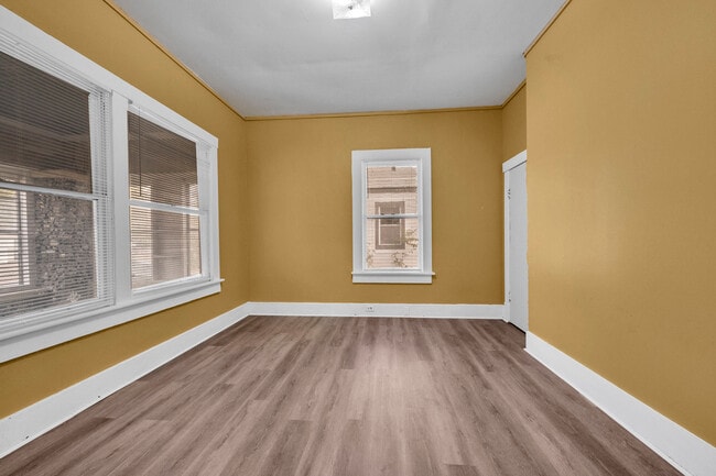 Building Photo - 3823 43rd Ave N