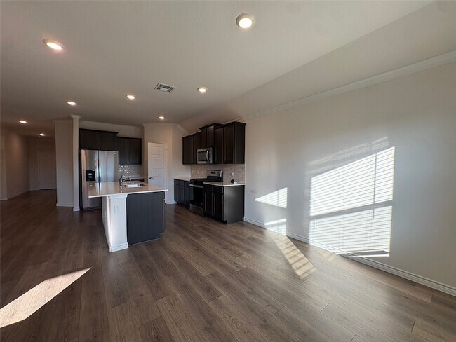 Building Photo - 610 Union Dr