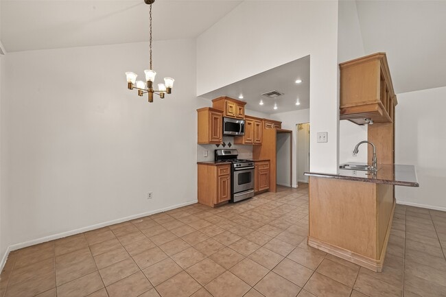 Building Photo - 2510 Old Fort Rd