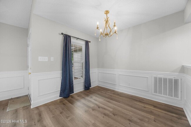 Building Photo - 429 Crow's Nest Ln