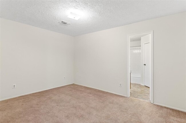 Building Photo - 5212 Beaverbrook Dr
