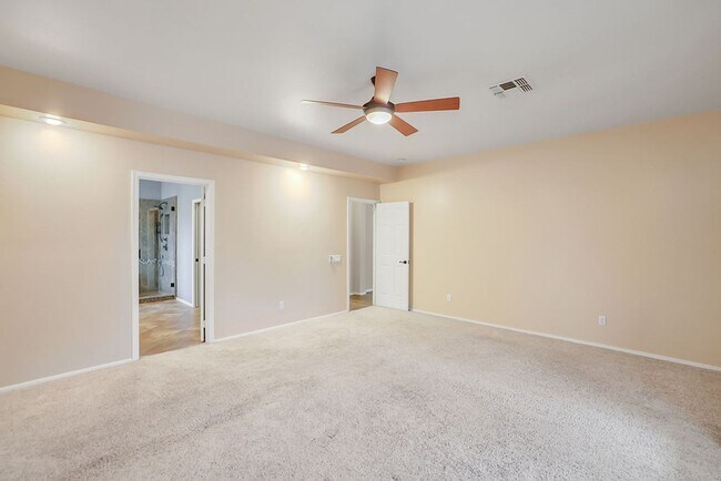 Building Photo - Beautiful Chandler home with pool!