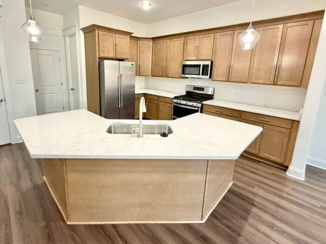 Building Photo - Now Leasing a Brand New 3 bedroom 3 bath Townhome in Olive Branch