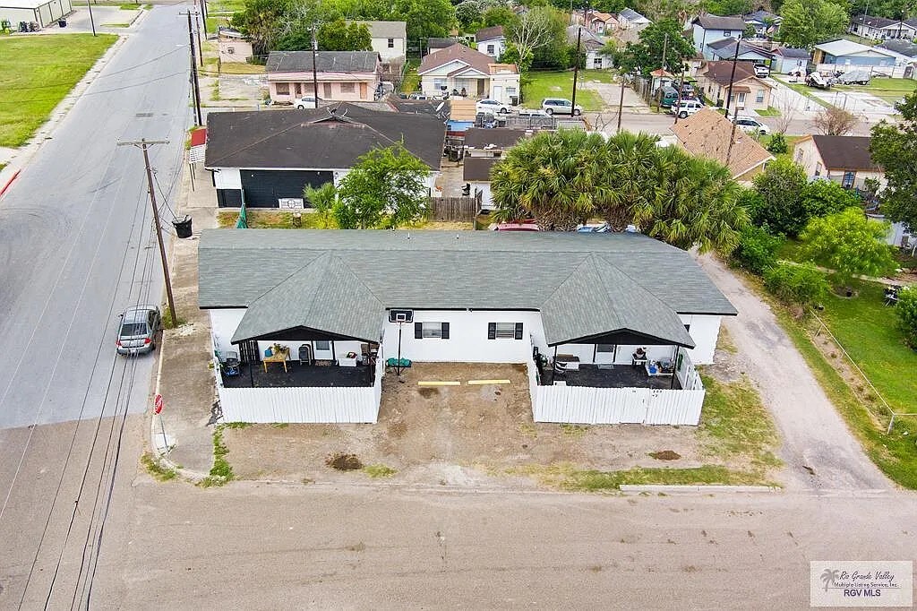 Building Photo - 201 W 1st St