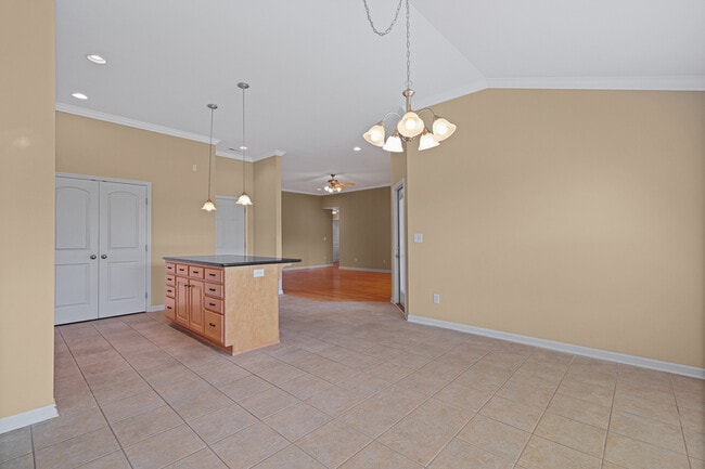 Building Photo - 2758 Slate Dr SW