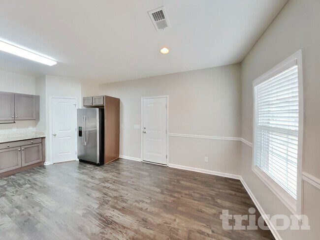 Building Photo - 920 Beverly Ct