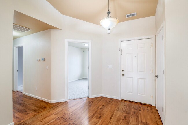 Building Photo - 14950 Prairie Vista Loop SE