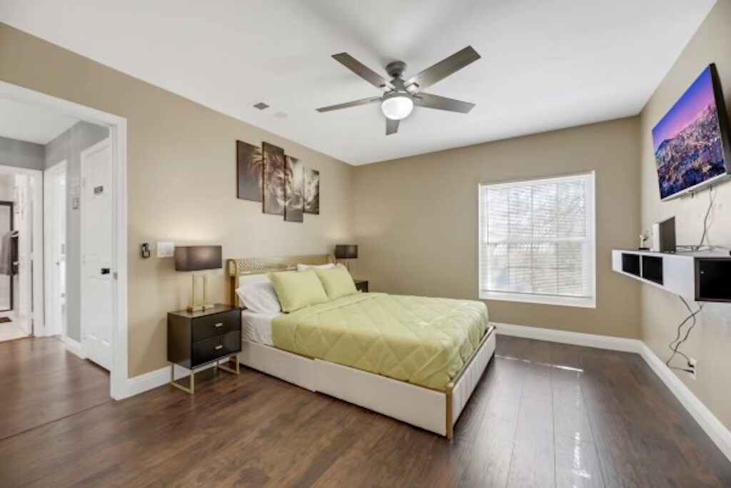 Building Photo - 7938 Cina Ave