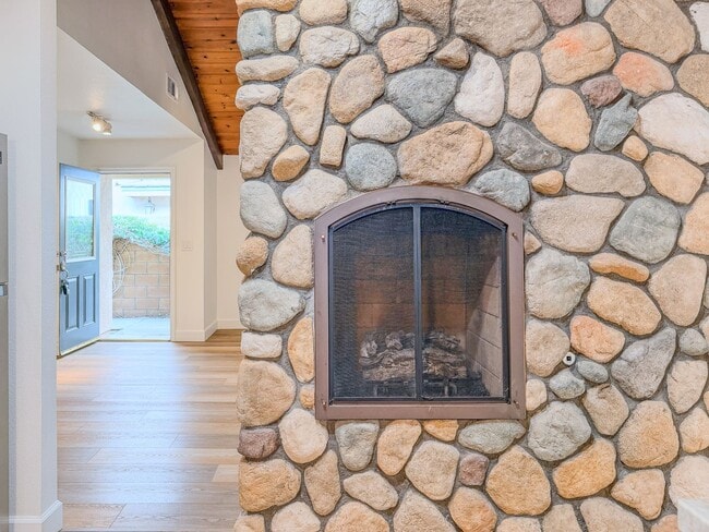 Building Photo - 5142 Sandpiper Way