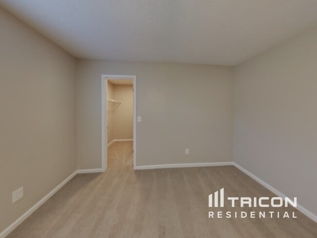 Building Photo - 344 Dijon Dr S