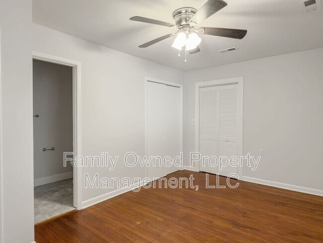 Building Photo - 1522 Joan St