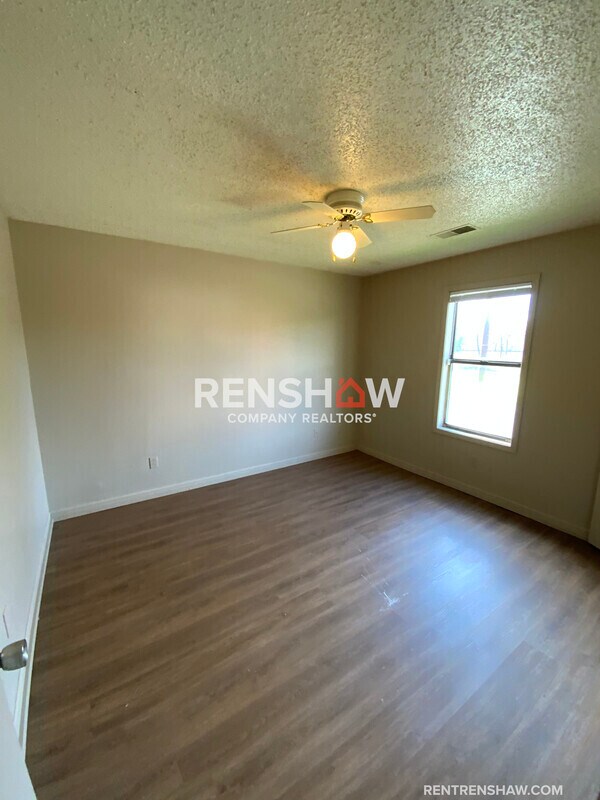 Building Photo - 320 Harton Ave