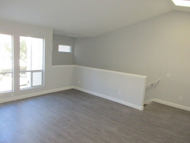 Building Photo - Scripps Ranch - Upgraded - 2BD/2BA - Unit in Terraces at Scripps Ranch