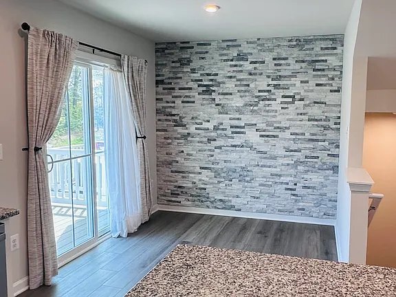 Building Photo - 303 Bait Rd