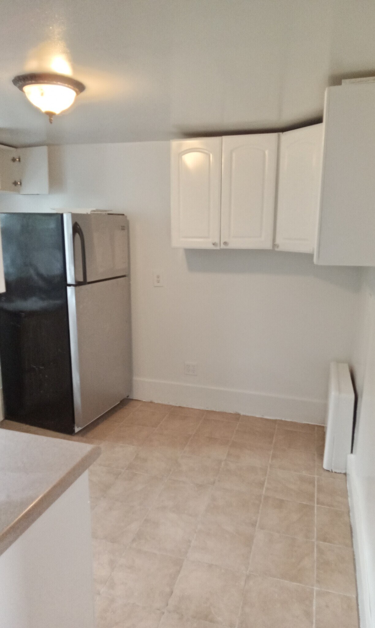 Building Photo - 39 E 4th St