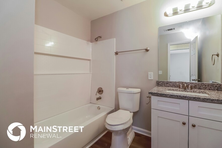 Building Photo - 207 E Wade St