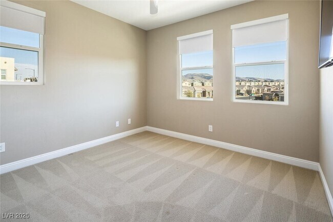 Building Photo - 3372 Dalmore St