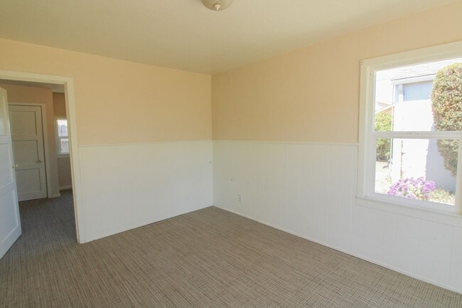 Building Photo - 1 Bed, 1 Bath Cottage in Grover Beach
