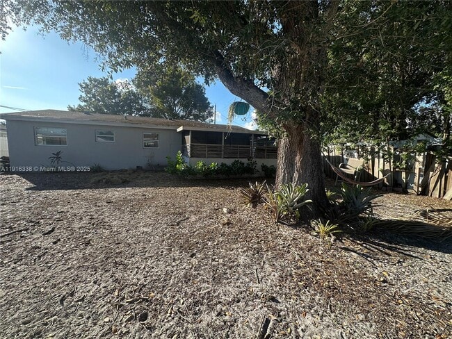 Building Photo - 2421 N 57th Terrace