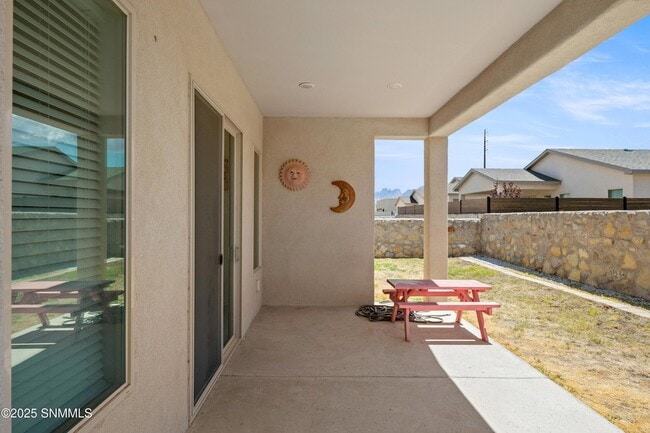 Building Photo - 3936 San Marino Rd