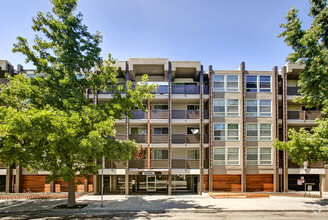 Building Photo - LakePark Apartments