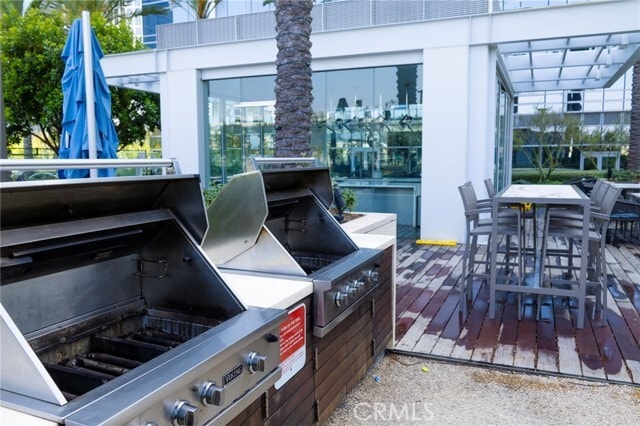 Building Photo - 877 Francisco St