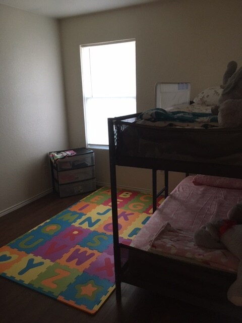 side upstairs bedroom - 4302 Jeff Scott Dr