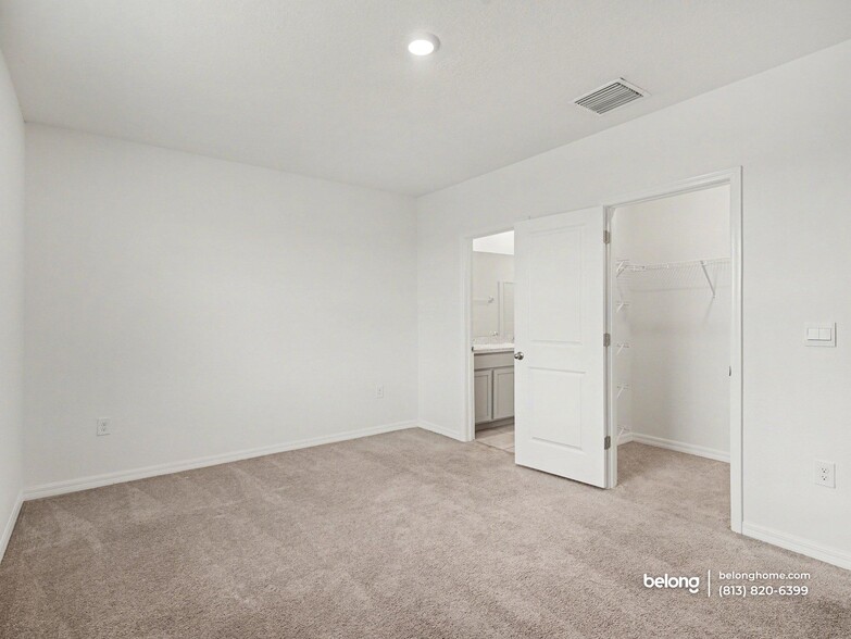 Building Photo - 136 Mangrove Shade Cir