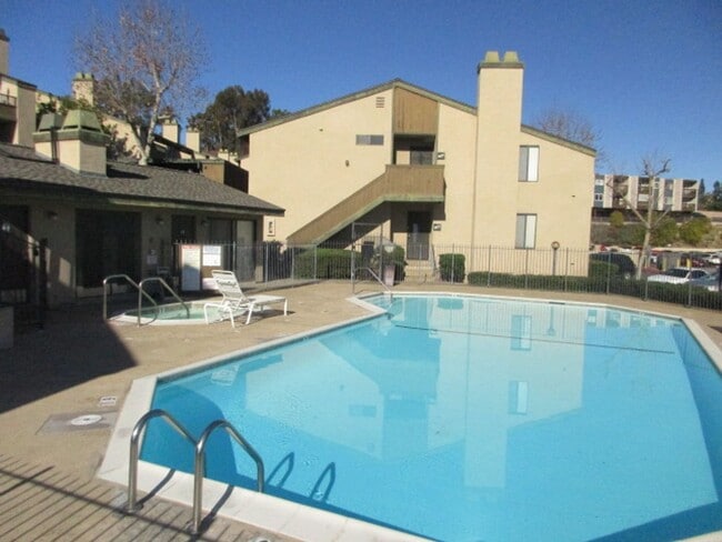 Building Photo - Parkway Manor Community - La Mesa - Upper ...