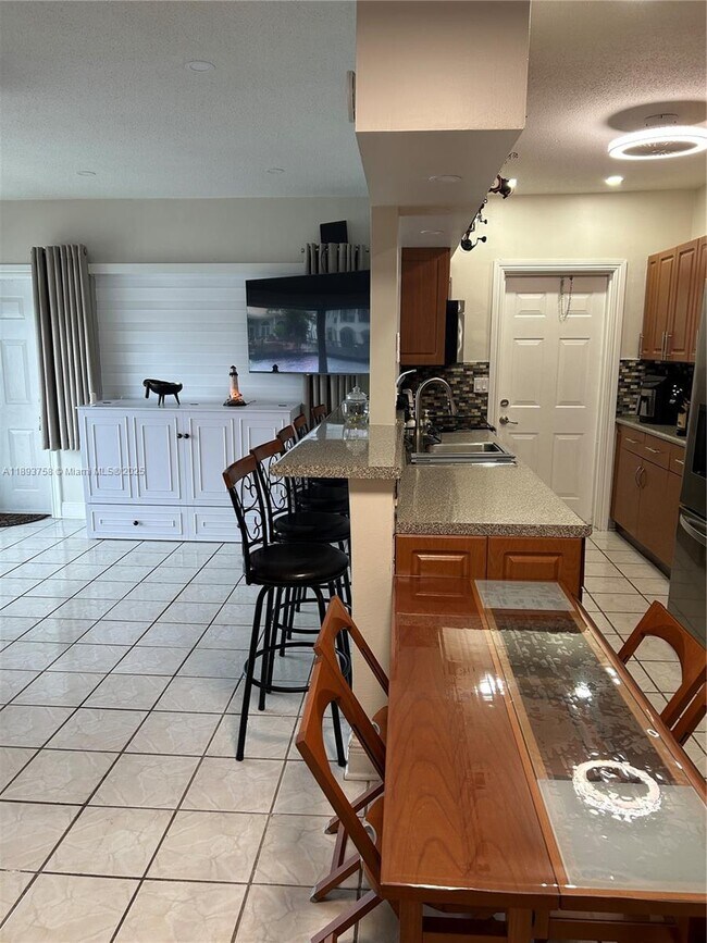 Building Photo - 2200 S Ocean Dr