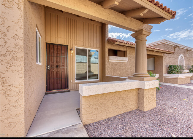 Building Photo - 520 W Tonopah Dr