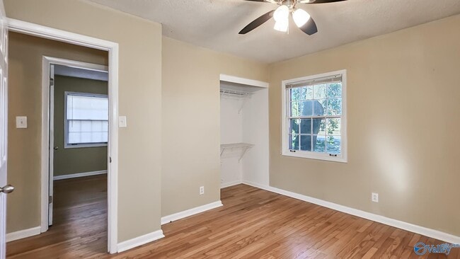 Building Photo - 712 Larry Dr