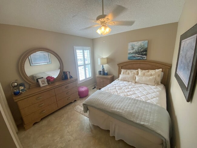 Building Photo - 1648 Belle Grove Dr