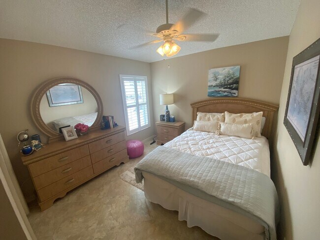 Building Photo - Beautiful Fully Furnished, SEASONAL RENTAL, Courtyard Villa In the Cottages at Summerchase