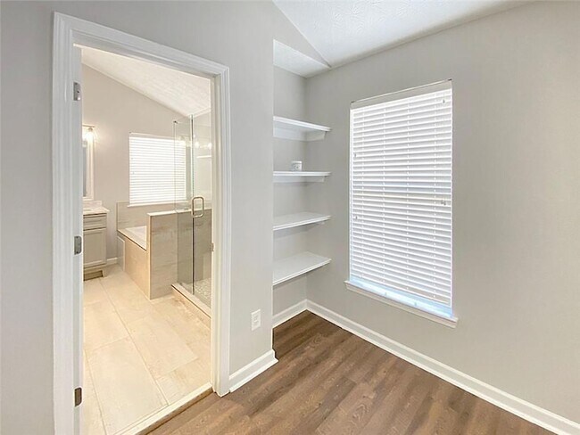 Building Photo - 1232 Gates Cir SE