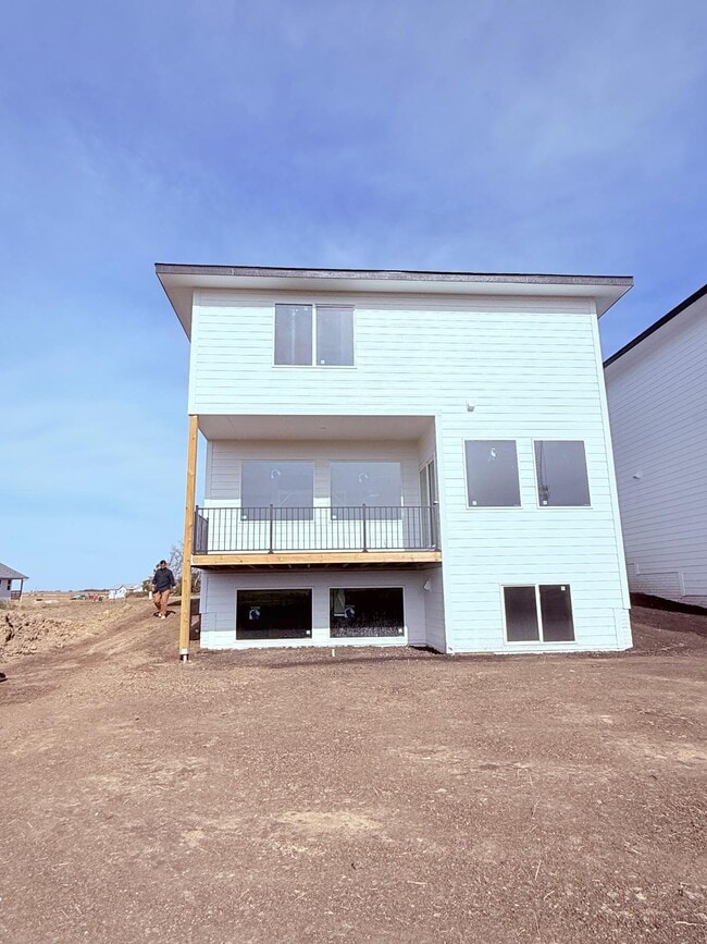 Building Photo - 1110 NW Sproul Dr