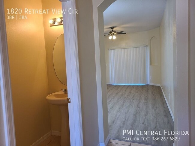 Building Photo - 1820 Retreat View Cir