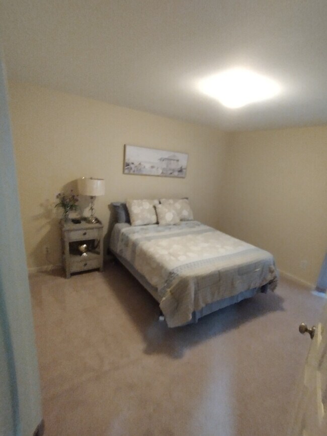 Building Photo - Loganville Retreat