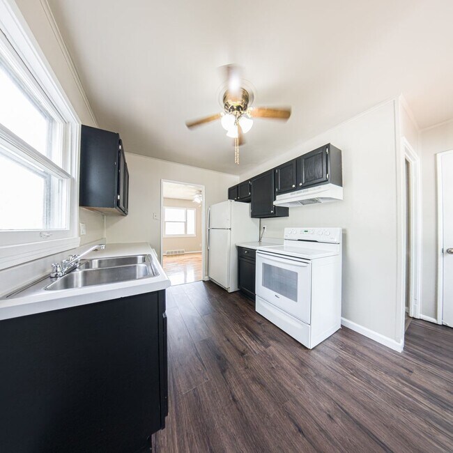 Building Photo - Updated 2-Bedroom, 1-Bath with Large Backyard