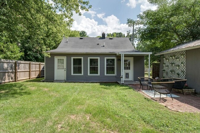 Building Photo - Cute and Cozy Home in Cleveland Park, Walk...