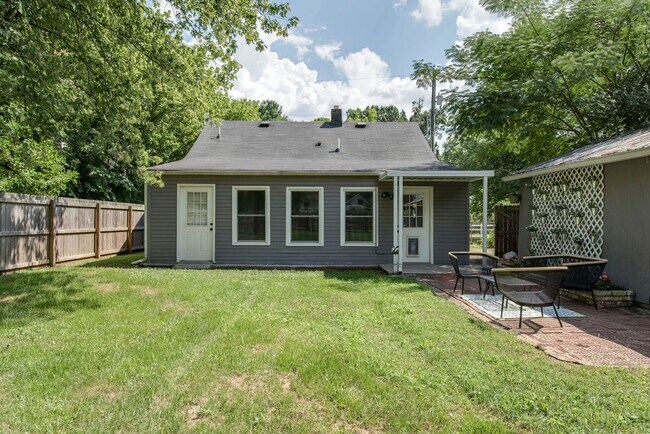 Building Photo - Cute and Cozy Home in Cleveland Park, Walk to Mas Tacos and The Pharmacy, Minutes to Five Points,...