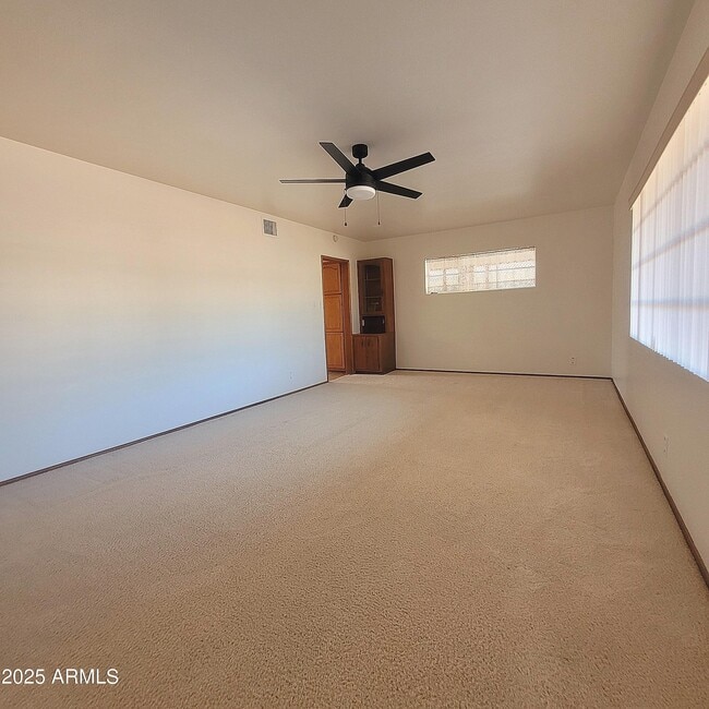 Building Photo - 8229 E Cambridge Ave