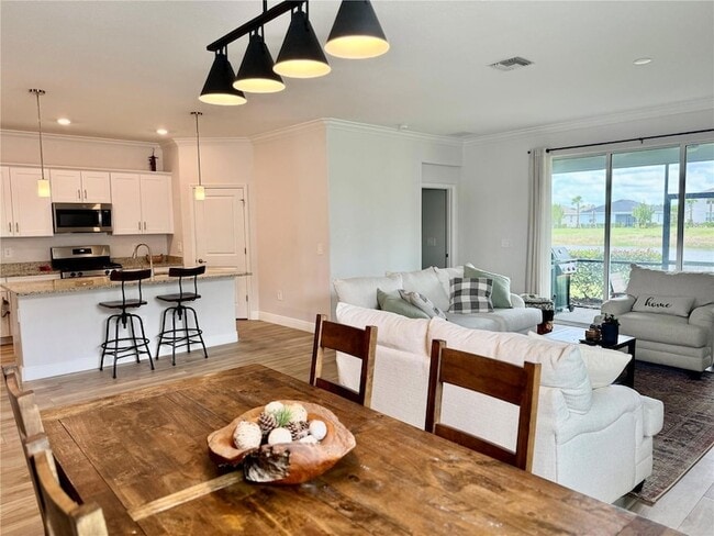 Building Photo - 17876 Woodland Ct