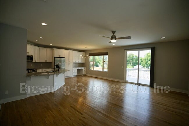 Building Photo - 2900 Torbett St